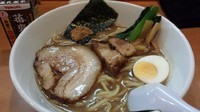 「ラーメン　豚骨+鶏　700円」@○寅 麺屋 山本流の写真