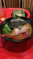 「豚骨醤油ラーメン+ライス+海苔＝700円」@らー麺's kitchen かわべの写真