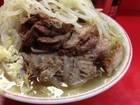 「ぶた入り大ラーメン（750円）」@ラーメン二郎 三田本店の写真