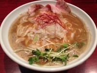 「灰汁中華 (680円)+大盛（100円）」@灰汁中華 丿貫の写真