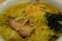 「特製塩ラーメン（大盛）」@塩専門 ひるがお 東京駅店の写真