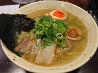 「塩煮干煮玉子ラーメン(10月限定)」@ラーメン一心 本店の写真