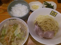 「濃菜つけ麺＋ニンニク＋小ライス＋そそる！ピリ辛ニラ＝￥900」@濃菜麺 井の庄の写真