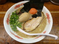 「とんこつ全部入りらーめん(880円→440円)」@南木商店の写真