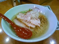 「香彩鶏だし塩ちゃーしゅーめん」@麺屋 翔 西新宿本店の写真