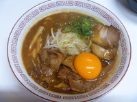 「こってり　６００円＋卓上生卵サービス」@ラーメン東大 大道本店の写真
