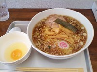 「中華麺(800円)+生卵(50円)」@相武台 大勝軒 五一の写真