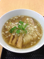 「焦がしGYU塩らぁ麺」@創彩麺家 野の実 足柄サービスエリア店の写真