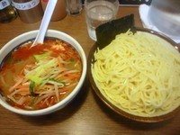 「つけ麺（大）￥730＋野菜￥150＋辛味￥50」@大勝軒 十五夜 新宿御苑店の写真