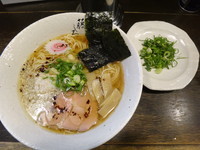 「温故知新「新」醤油ラーメン+ネギ(680円+クーポン)」@麺屋 藤しろ 飯田橋店の写真