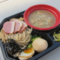 「吉田商店・濃厚とりつけそば（８００）＋燻製鴨チャー（２００）」@大つけ麺博 日本一決定戦2の写真