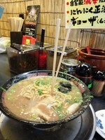 「とんこつラーメン　７５０円」@無鉄砲 東京中野店の写真