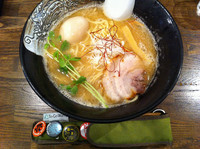 「天孫らー麺（しお）＋地鶏味玉子」@麺屋 天孫降臨 三宮本店の写真