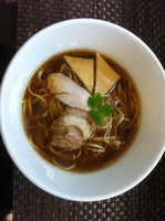 「鶏そば」@らぁ麺 飛鶏の写真