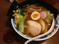 「全部入りラーメン(小)+揚げ玉+辛味」@大勝軒 十五夜 新宿御苑店の写真