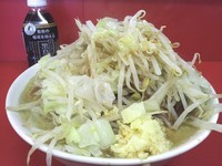 「小ラーメン豚入り￥750 ニンニクヤサイカラメ生玉子￥50」@ラーメン二郎 茨城守谷店の写真