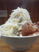 「小ラーメン（野菜、ニンニク）￥６５０」@ラーメン二郎 赤羽店の写真