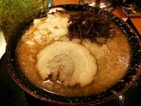 「背脂煮干らーめん 750円」@丸め 田無ファミリーランド店の写真