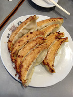 「焼き餃子（８ケ）　￥１０２０」@銀座 天龍 本店の写真