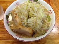 「小ラーメン」@ラーメン神豚 横須賀中央店の写真