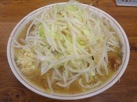 「普通盛焼豚　小ブタ（800円）ヤサイニンニク」@ラーメン二郎 品川店の写真