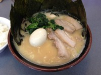 「鶴見スペシャルラーメン(中)醤油 (980円)」@鶴見家 大和店の写真