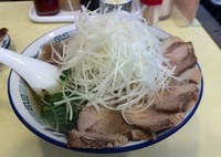 「塩チャーシュー麺820円+白髪ネギ170円+味玉100円」@手作り餃子ラーメン まる長の写真