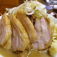 「らーめん（豚一切れ）+豚券（ヤサイニンニク）1000円」@ちばからの写真