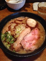 「濃厚黒魚介豚骨味玉」@はりけんラーメンの写真