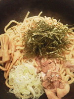 「油そば（ごわごわ、大盛同額）￥５００（ワンコインデー）」@麺や寵児の写真