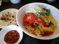 「【11月の限定】焼きカレーまぜそば（並盛）800円」@伝家 志木店の写真