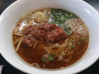 「醤油らぁ麺」@牛骨らぁ麺 マタドール 本店の写真