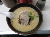 「味噌らーめん＋替え玉：500円＋無料」@博多天神 新橋1号店の写真