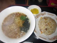 「ラーメン＋半チャーハン　550円」@北京福屋の写真