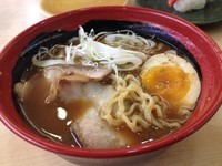 「7種の魚介とんこつ醤油らーめん 378円」@無添 くら寿司 市川インター店の写真