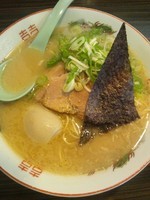 「とんこつらーめん（味玉トッピング）」@食”留麺の写真