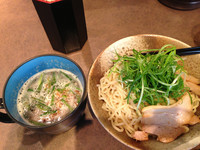 「22号 台湾風味噌つけ麺」@味噌らーめん みつか坊主 大阪空港本店の写真
