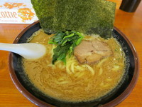 「醤油ラーメン680円」@よしなり家の写真