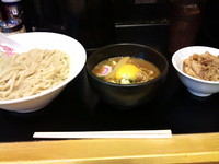 「肉玉つけ麺300g+肉増し50g」@肉玉そば おとど食堂 篠崎店の写真