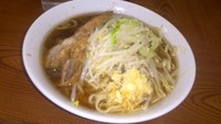 「小ラーメン・麺少な目（６５０円）ニンニク」@ラーメン二郎 亀戸店の写真