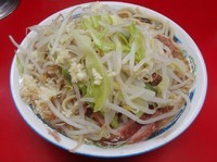 「小ラーメン豚入り（600円）ヤサイニンニク」@ラーメン二郎 目黒店の写真