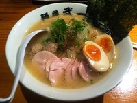 「濃厚鶏白湯らーめん　全部載せ」@濃厚鶏そば 麺屋 武一 横浜関内店の写真