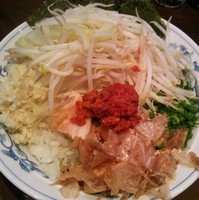 「まぜそば （２５０g） ７００円 ＋  野菜増し３０円」@麺屋 天海の写真