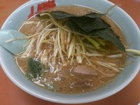 「味噌ネギラーメン＋ライス」@ラーメン山岡家 野田店の写真