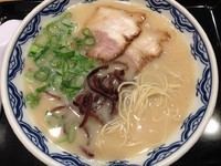 「博多らーめん」@由丸 大手町店の写真