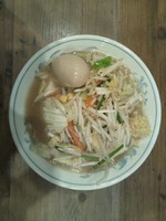 「タンメン(野菜少なめ)＋味玉」@東京タンメン トナリ アトレ上野店の写真