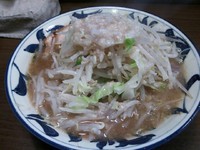 「ラーメン　ヤサイニンニクアブラカラメ　650円」@豪麺MARUKOの写真