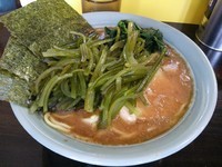 「ラーメン（中盛）　＋くきわかめ」@家系ラーメン ジェット家の写真