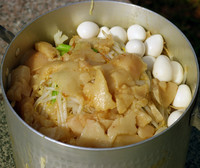 「鍋　3人前1500円　うずら100円　カラメ以外全ましまし」@ラーメン二郎 八王子野猿街道店2の写真