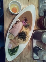 「つけ油そば(並)＋気まぐれ仕入れ地鶏生卵」@油そば専門店 GACHIの写真